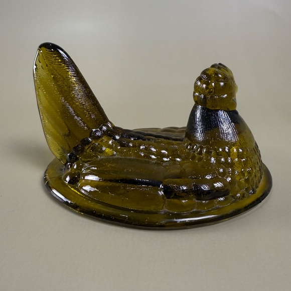 Vintage Amber Glass Hen on Nest Lid – 5" | Mid-Century Decorative Glass - Picture 3 of 9
